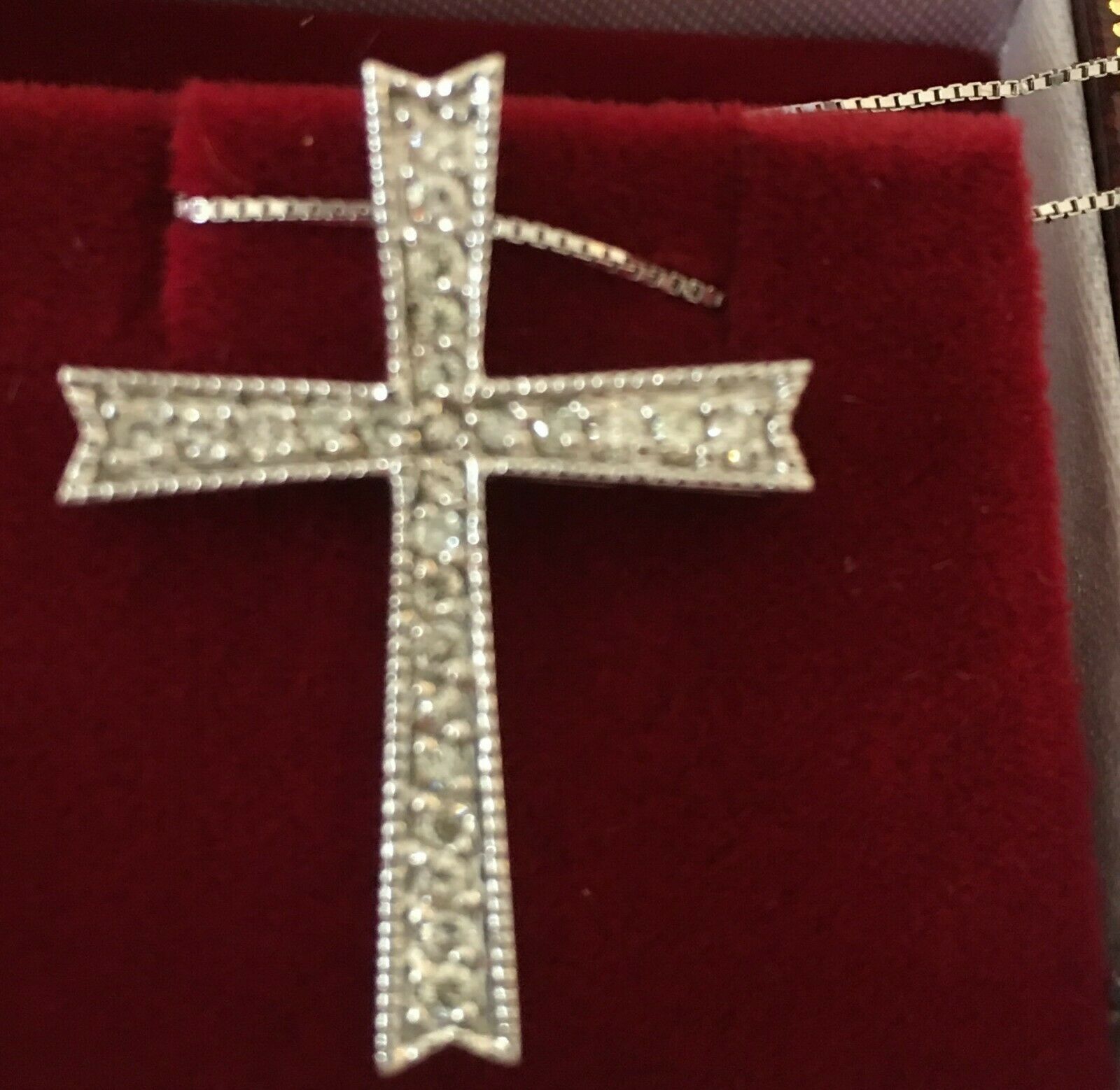 **brand New** 14k White Gold Diamond Cross Pendant With 16" Box Chain