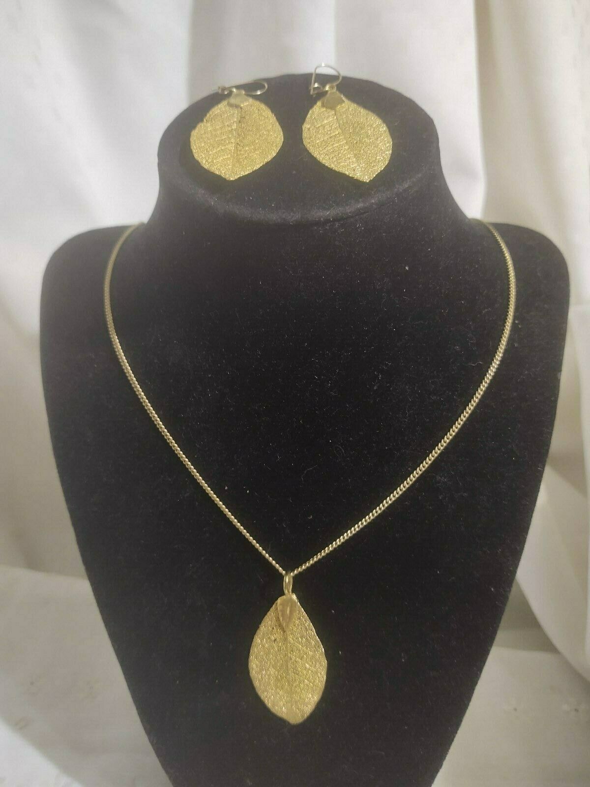 Gold Dipped Leaves Pierced Hook Earrings Necklace Leaf 24" Chain Smithsonian Vtg