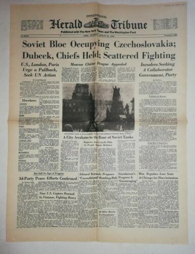 N878 La A Of / The Journal Herald Tribune 22 August 1968 Soviet Block Occupying